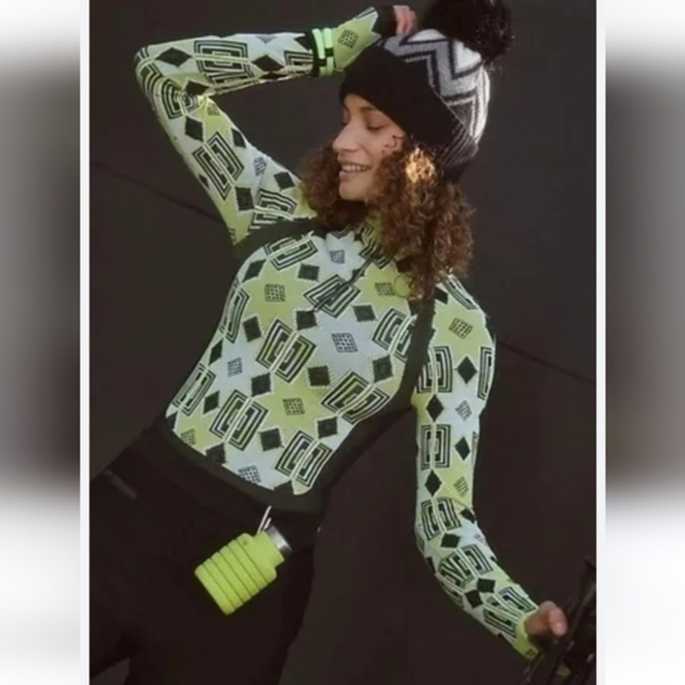 Geometric Patterned Long Sleeve Top